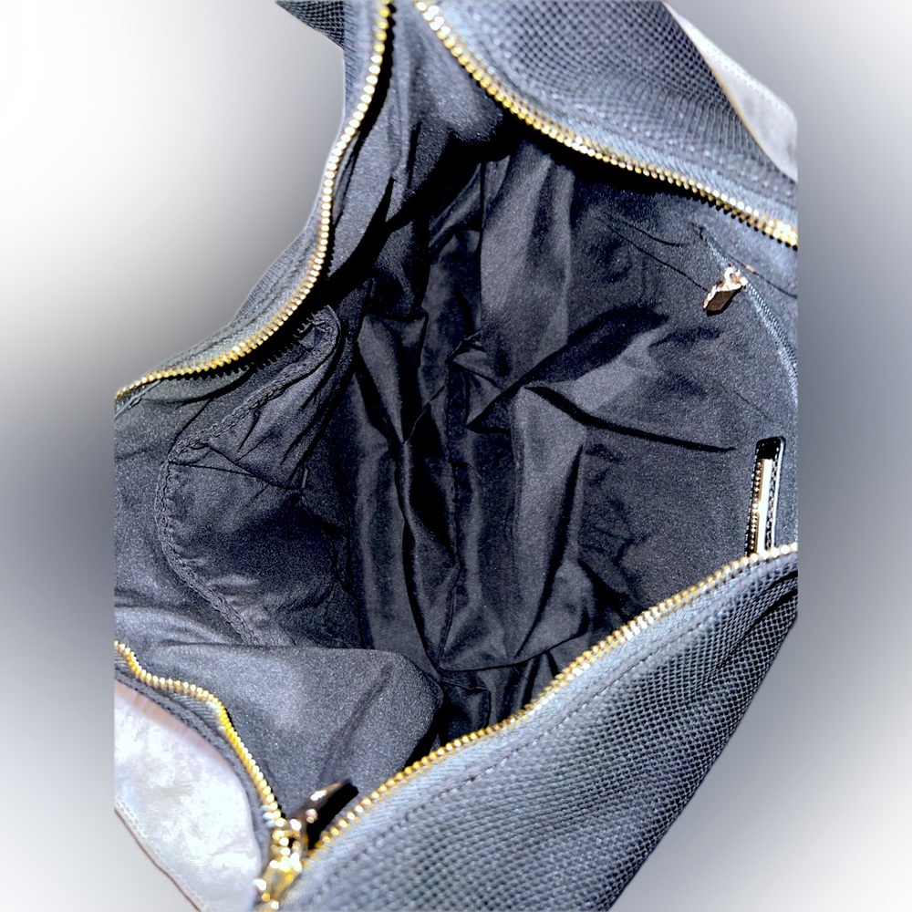 Shiraleah Bella Hobo Bag, 19” x 11” x 6”, Black, NWT, Dust Bag Included - Picture 3 of 14